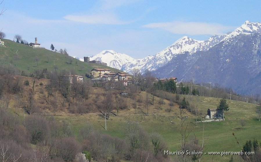 32 Brembella e la chiesa di San Giacomo.JPG